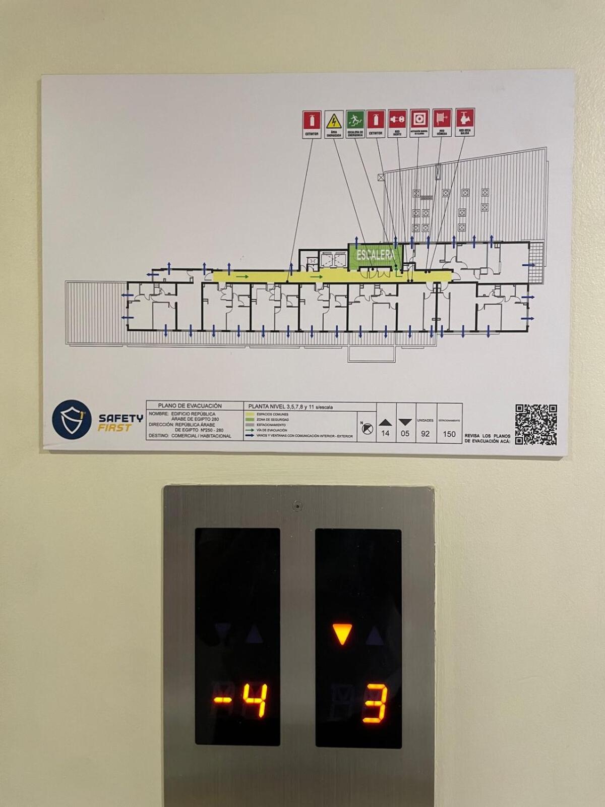 2d2b Con Estacionamiento, Metro Manquehue * Santiago
