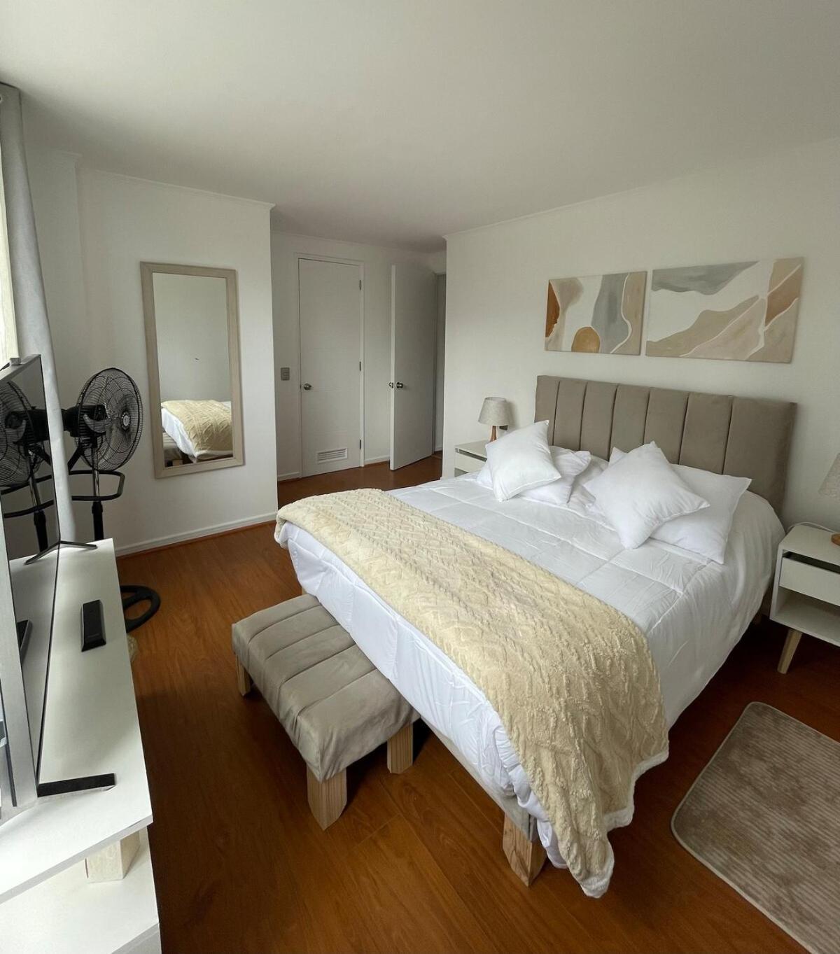 2d2b Con Estacionamiento, Metro Manquehue Apartamento